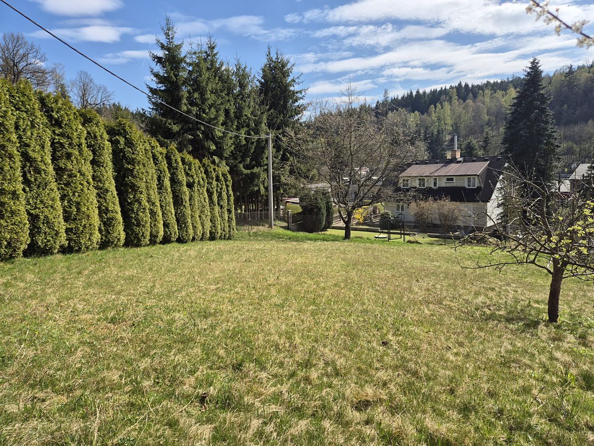 Prodej rodinného domu 200 m², pozemek 1312 m² – fotografie 3
