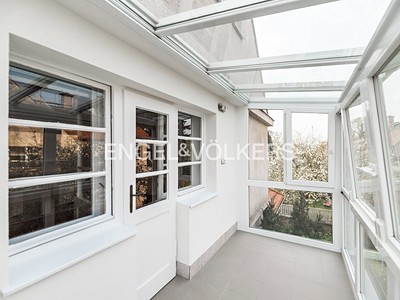 Pronájem  vily 214 m², pozemek 292 m² — photo 5