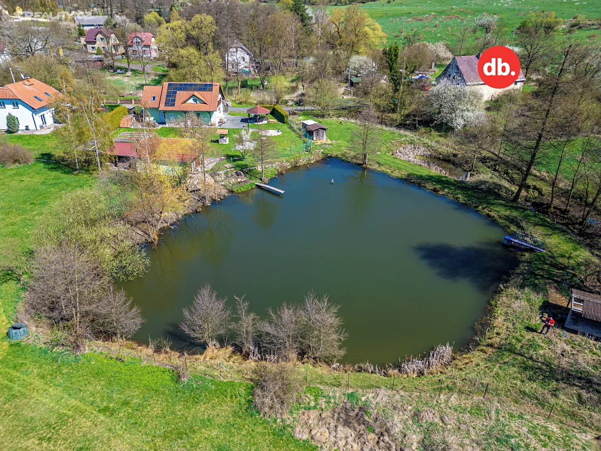 Prodej rybníku (vodní plochy) 5701 m², Sadov