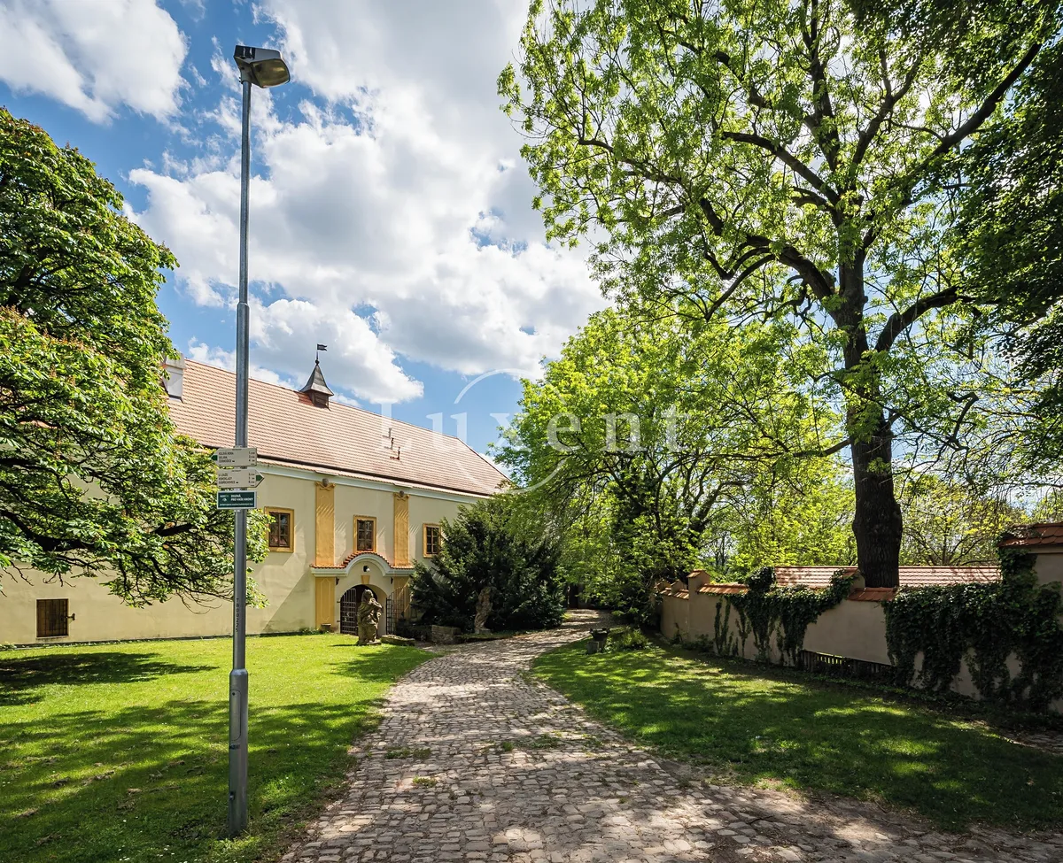 Prodej ubytovacího zařízení 2500 m²