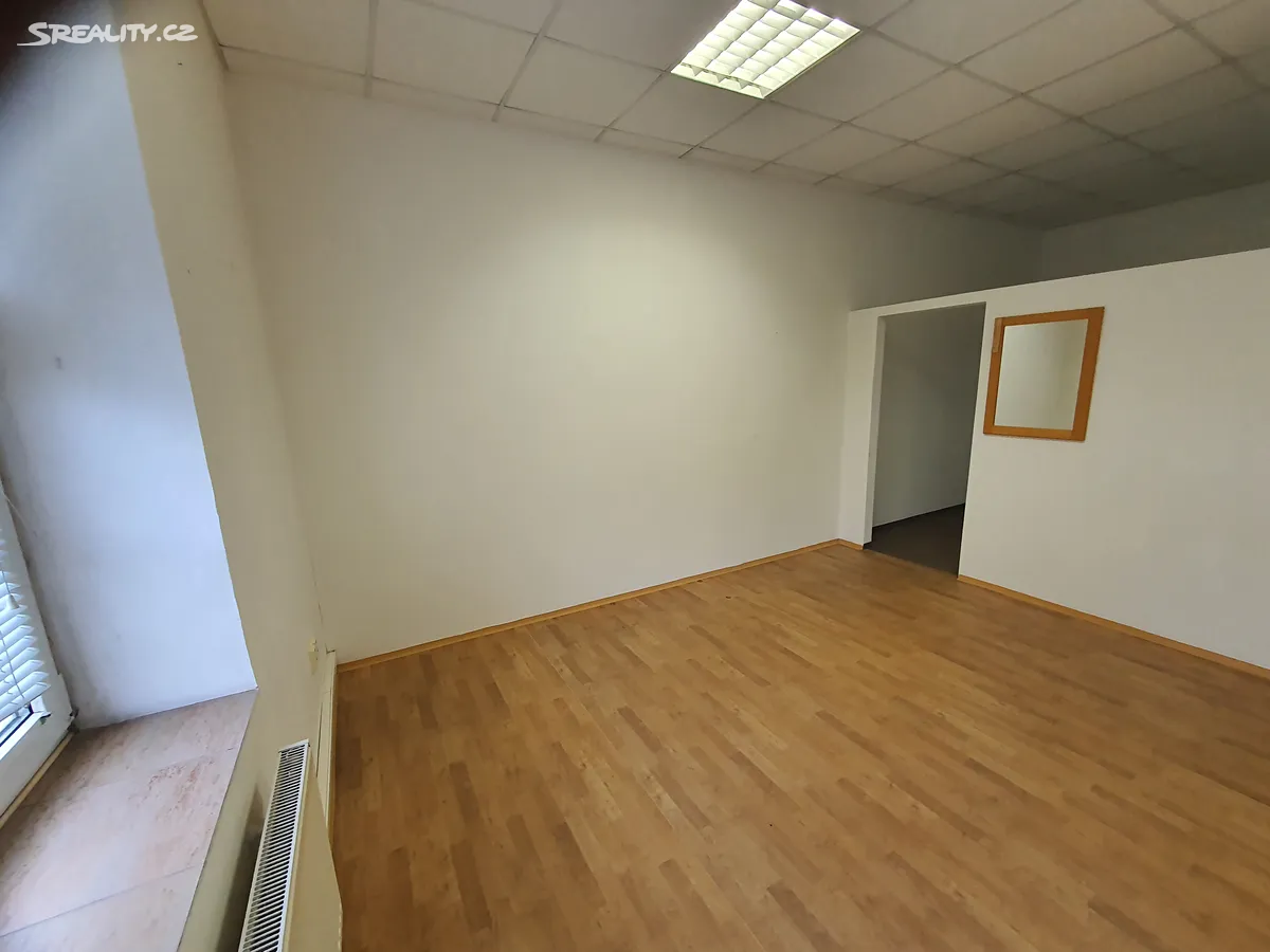 Pronájem kanceláře 24 m² – pohled 3