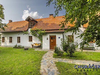 Prodej  rodinného domu 250 m², pozemek 749 m²