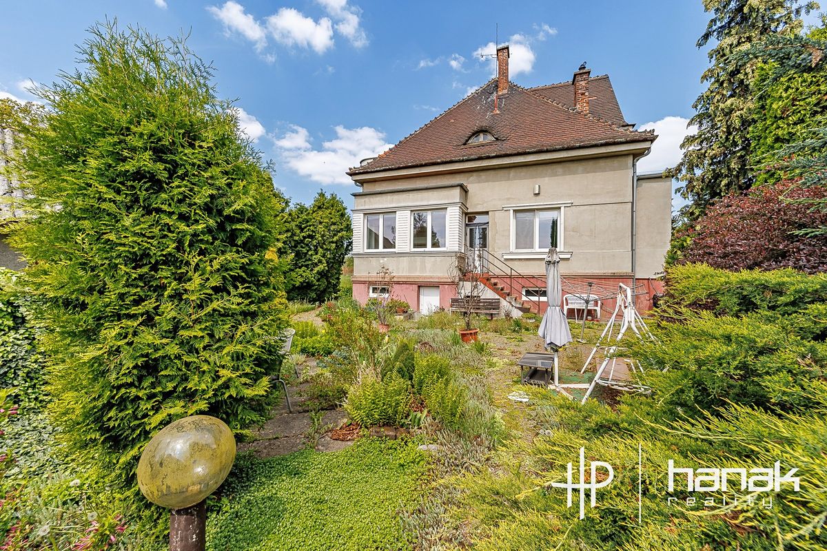 Prodej rodinného domu 253 m², pozemek 615 m² – fotografie 3