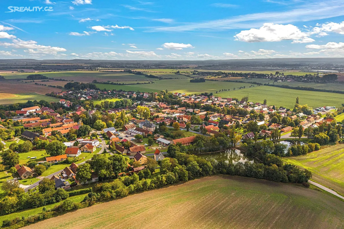 Prodej stavebního pozemku 647 m² – pohled 4