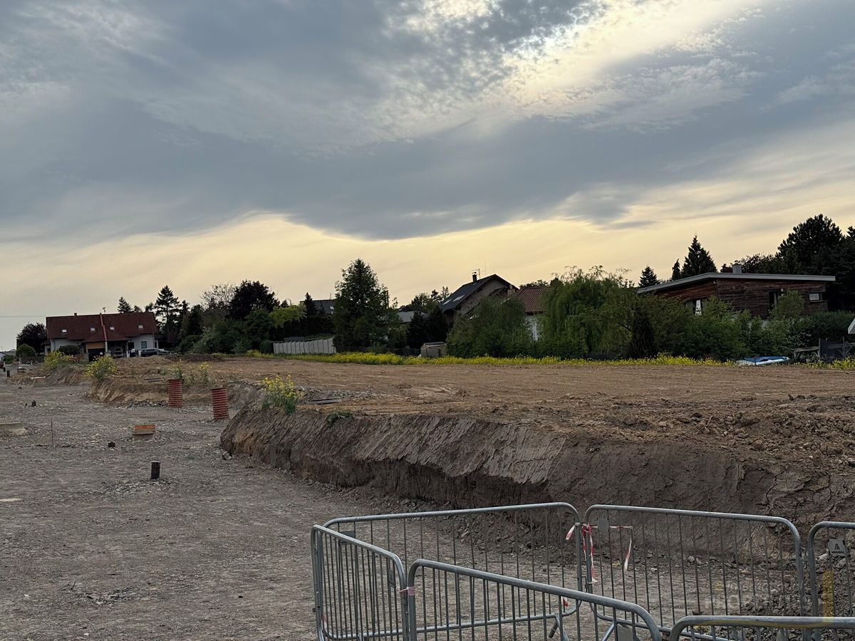 Prodej stavebního pozemku 822 m² – fotografie 5