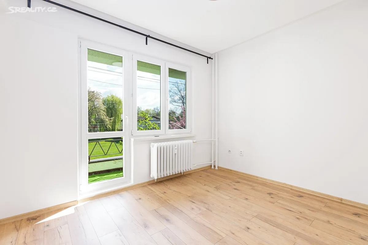 Pronájem bytu 2+1 53 m² – pohled 6