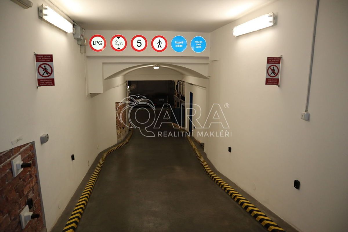 Pronájem garáže 18 m² – fotografie 3