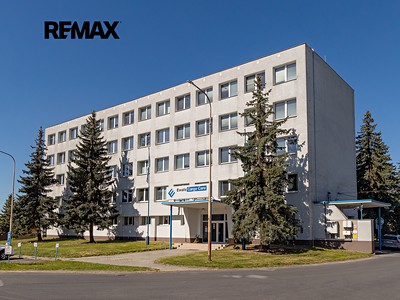 Pronájem kanceláře 350 m²