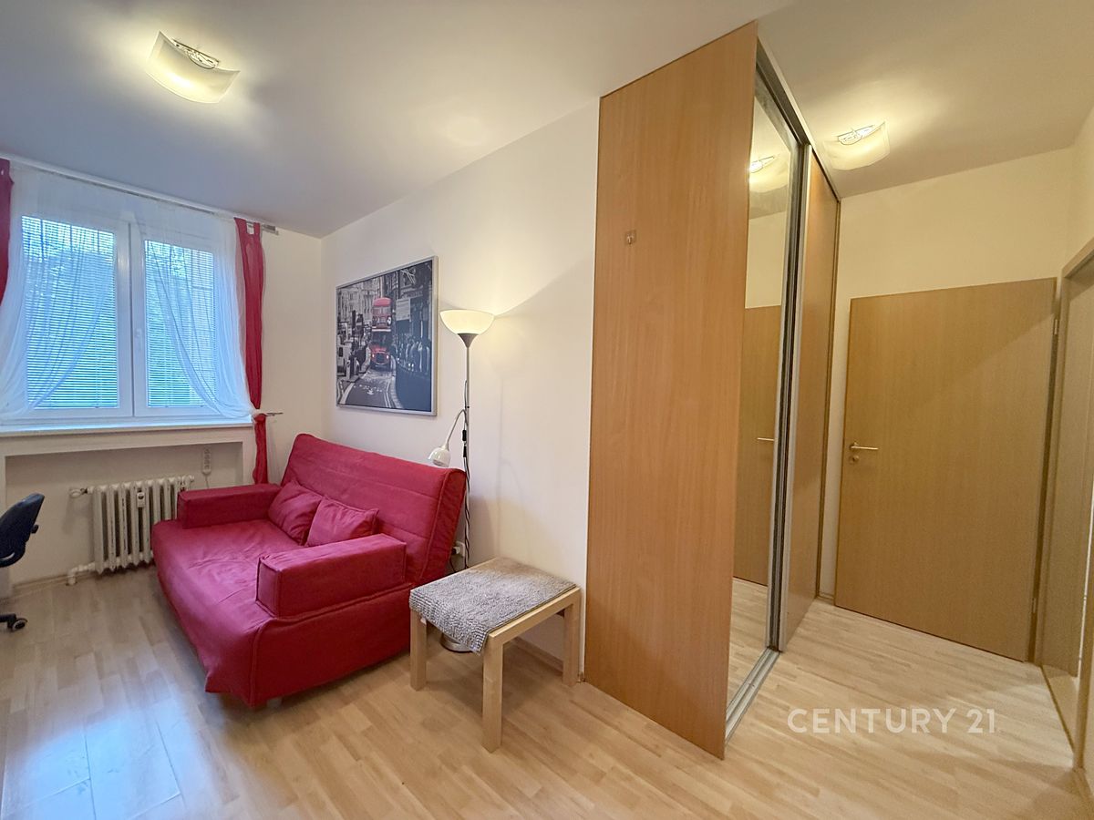 Pronájem bytu 1+kk 28 m²