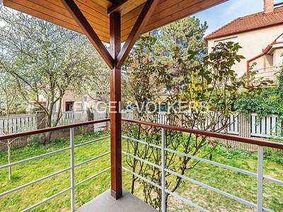 Pronájem  vily 214 m², pozemek 292 m² — photo 2