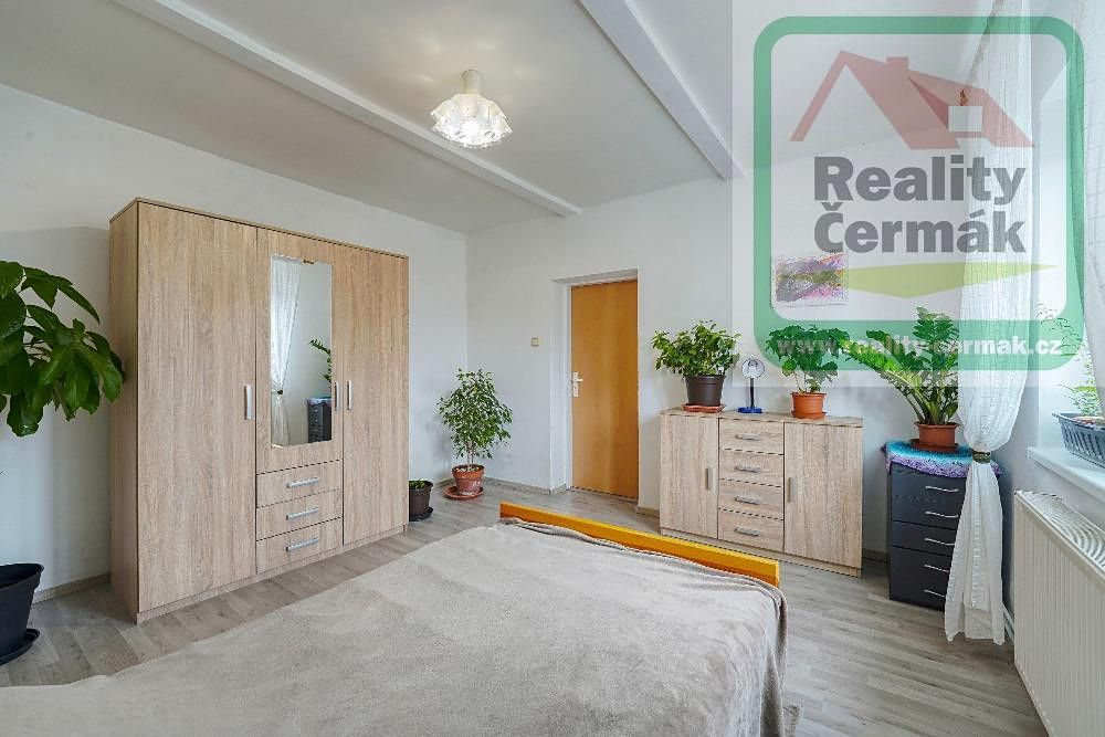 Prodej rodinného domu 224 m², pozemek 346 m² – fotografie 5