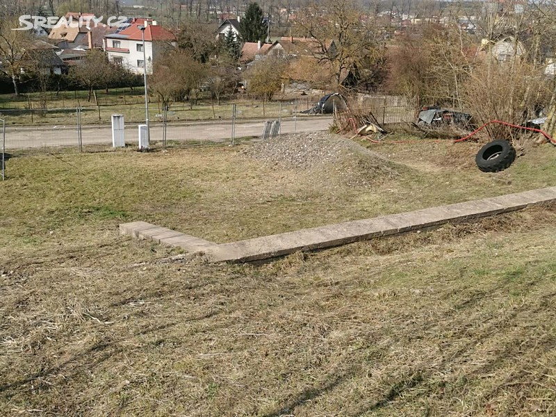 Prodej  stavebního pozemku 8 371 m² - Više