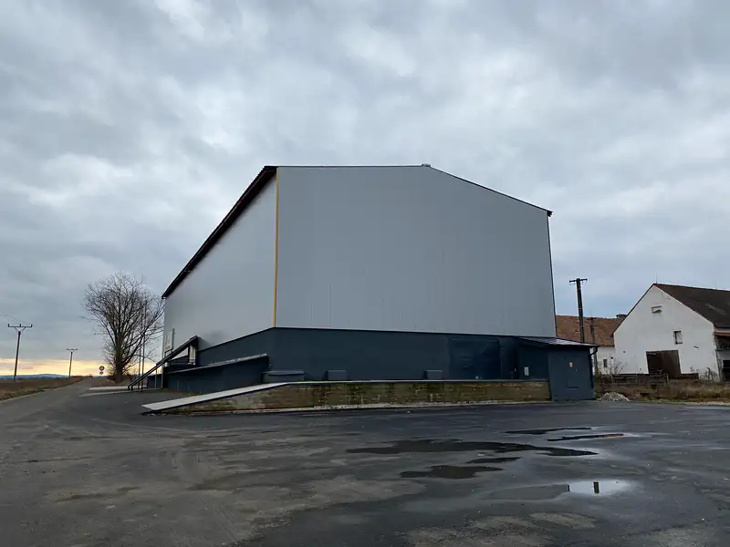 Pronájem výrobní haly, prostoru 1126 m², Cheb – náhled fotky 2