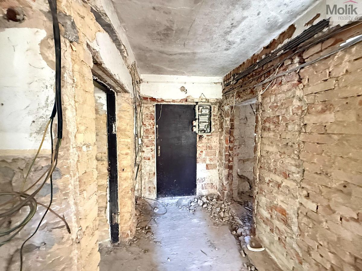 Prodej rodinného domu 234 m², pozemek 326 m² – fotografie 4