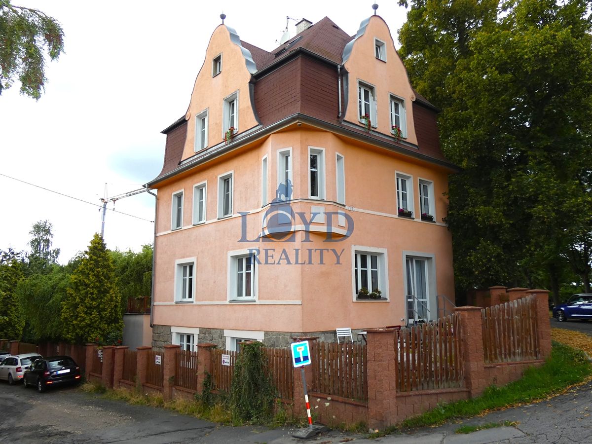Prodej vily 221 m², pozemek 457 m² – fotografie 3