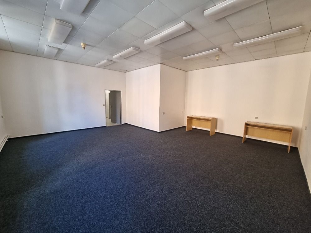 Pronájem kanceláře 42 m² – fotografie 4