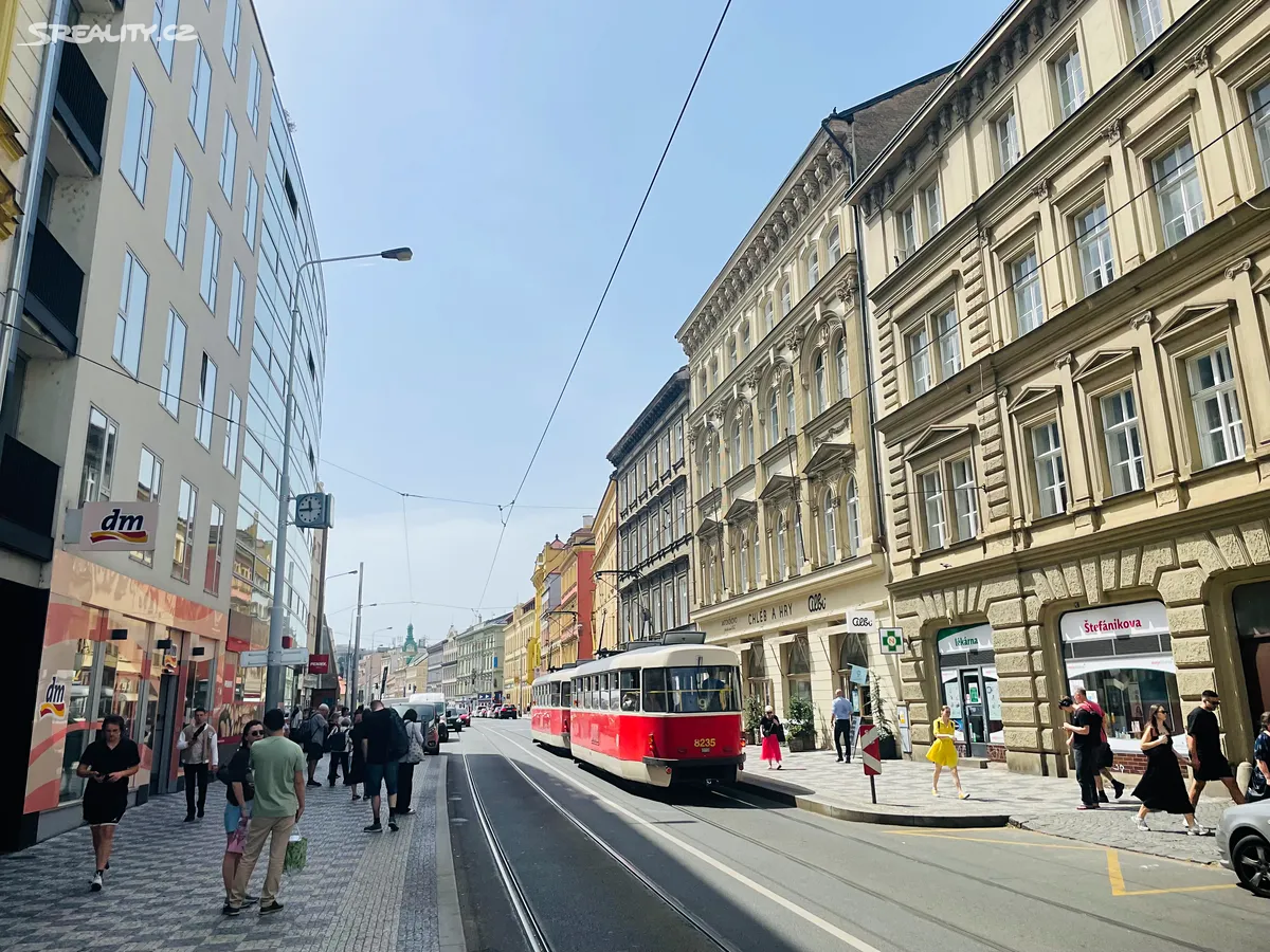 Prodej činžovního domu 2000 m², Praha