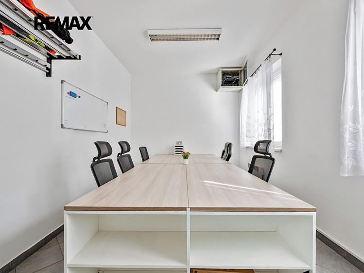 Gewerbefläche zum Kauf, 2.100 m² (11 von 27)