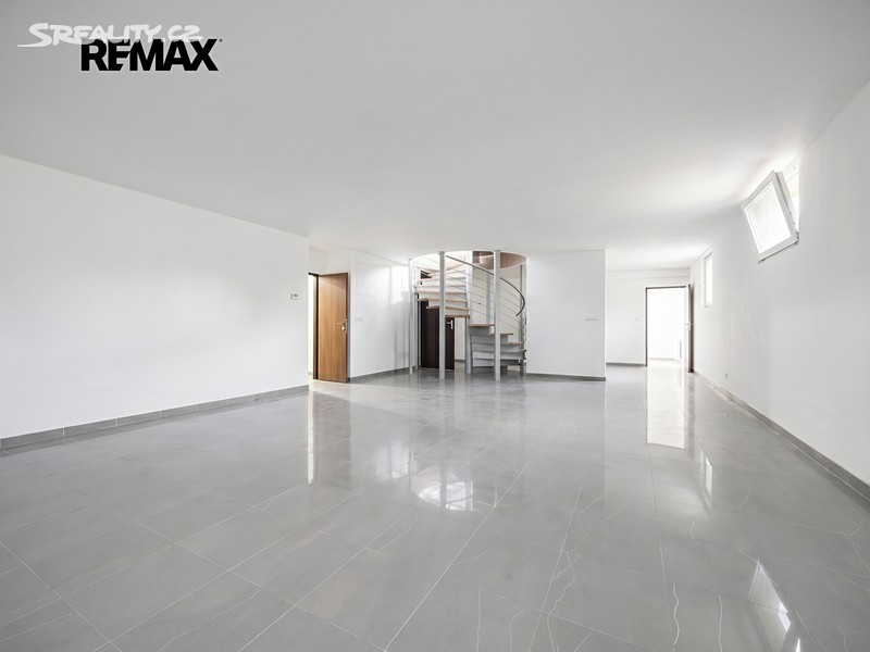 Pronájem obchodního prostoru 150 m², Praha