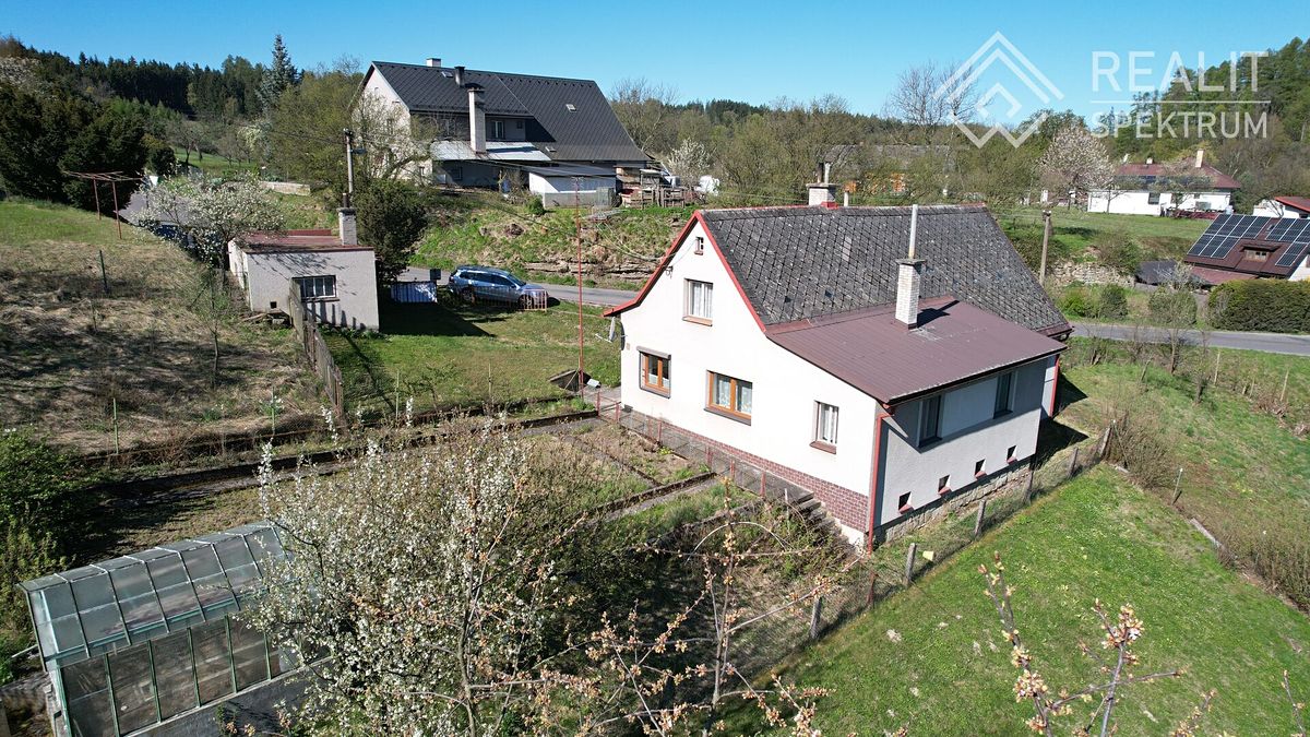 Prodej rodinného domu 149 m², pozemek 643 m² – fotografie 2