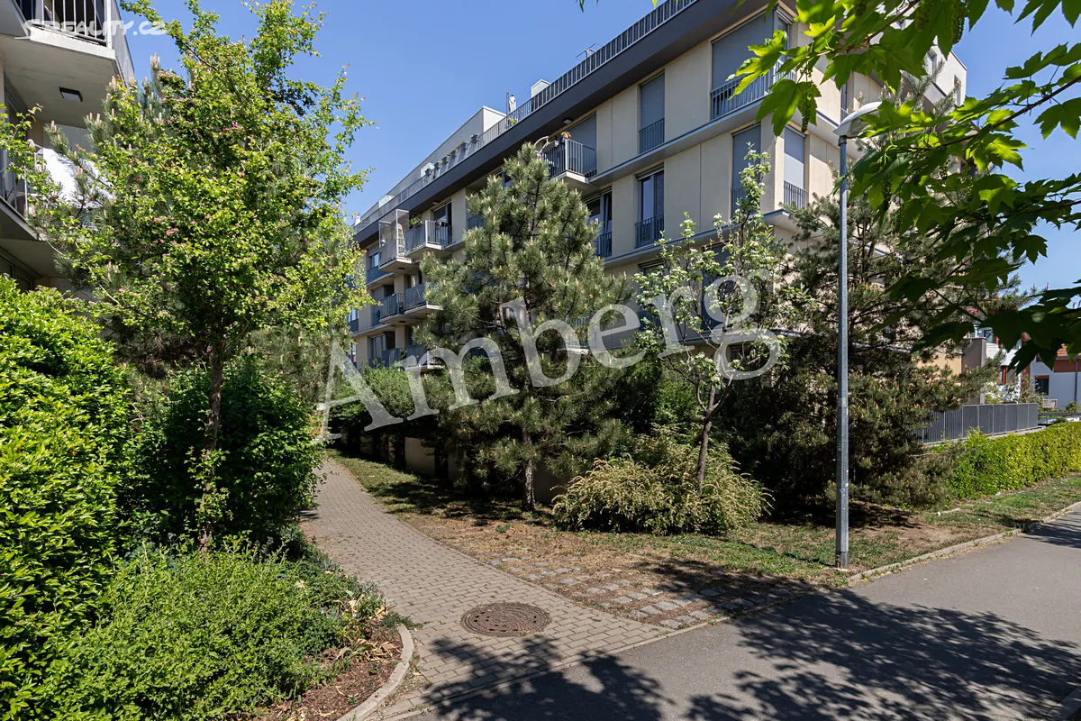 Prodej bytu 2+kk 53 m² – pohled 3