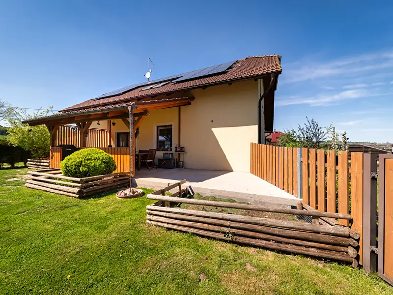 Prodej rodinného domu 282 m², pozemek 1050 m², Letiny – náhled fotky 2