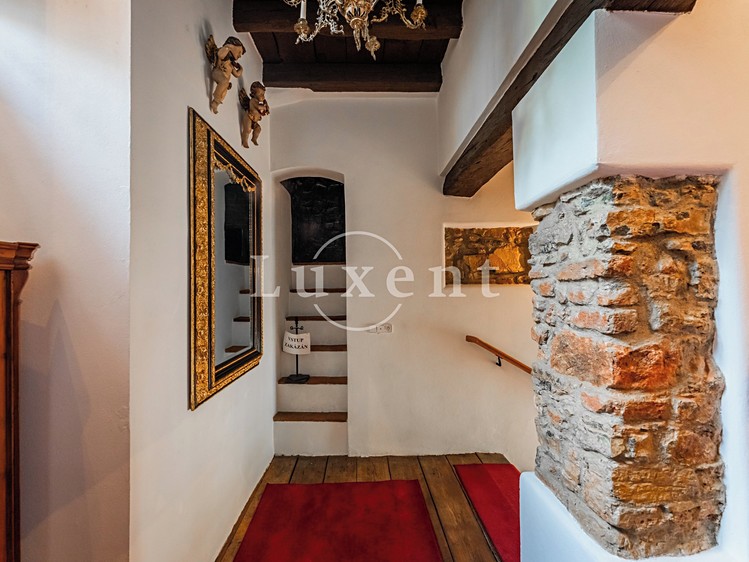 Комерційне приміщення на продаж, 2 500 м² (26 з 40)