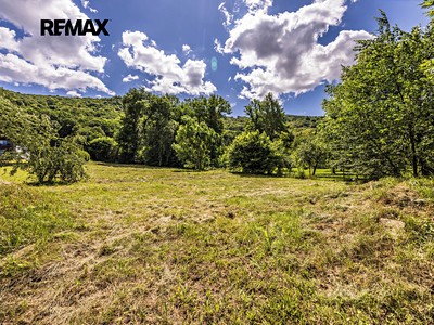 Prodej  stavebního pozemku 1 306 m²