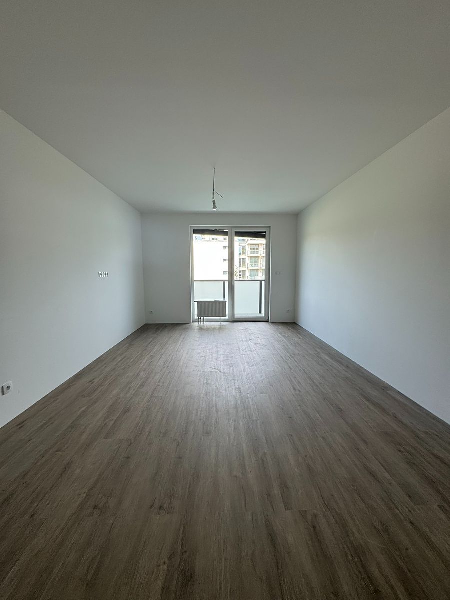 Pronájem bytu 1+kk 37 m² – fotografie 2