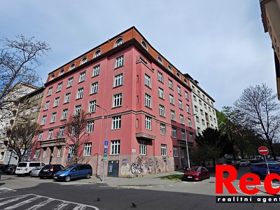 Pronájem garáže 27 m²