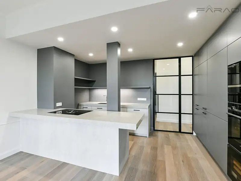 Pronájem bytu 4+kk 107 m², Praha – náhled fotky 1