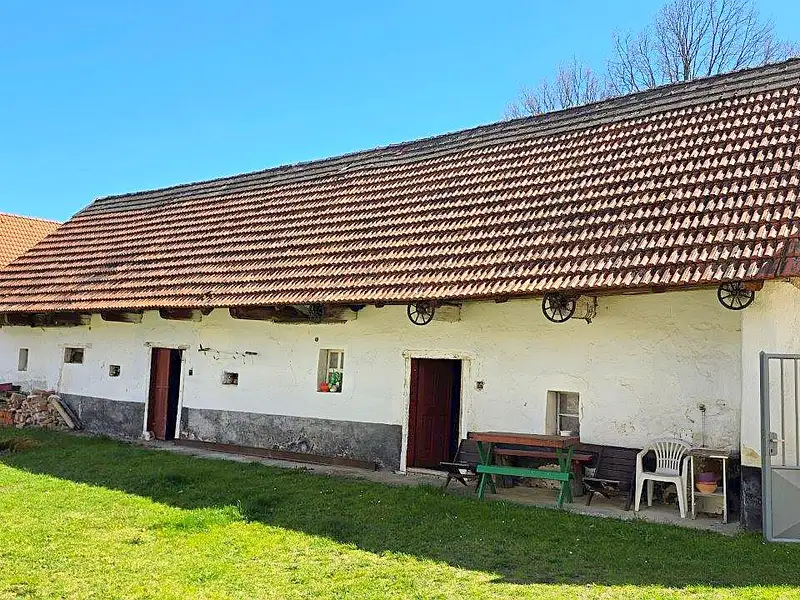 Prodej rodinného domu 200 m², pozemek 2246 m², Petrovice – náhled fotky 3