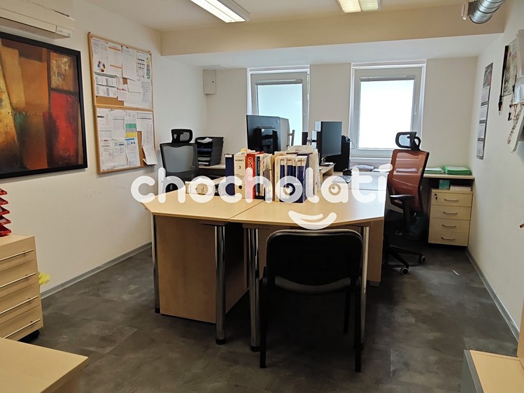Комерційне приміщення на продаж, 157 м² (32 з 47)