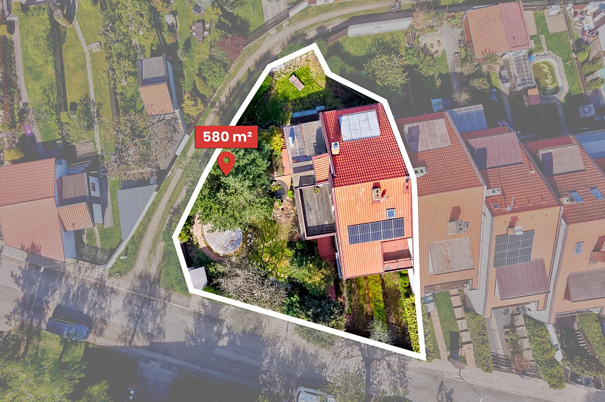 Prodej rodinného domu 268 m², pozemek 580 m² – fotografie 2