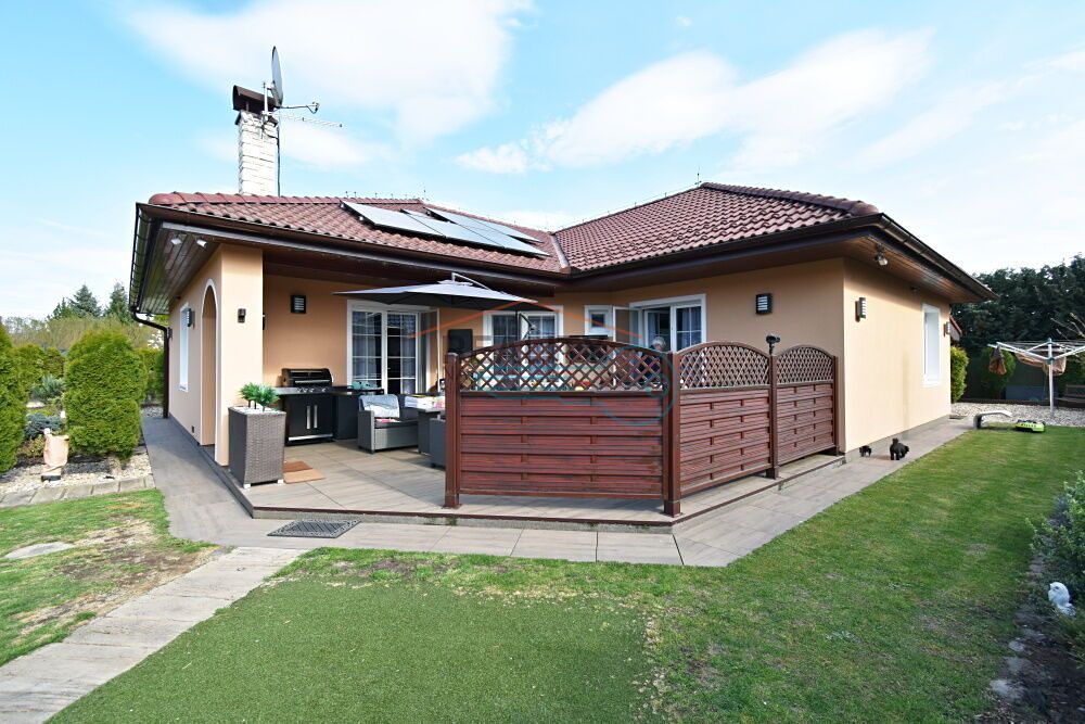Prodej rodinného domu 137 m², pozemek 1035 m² – fotografie 3
