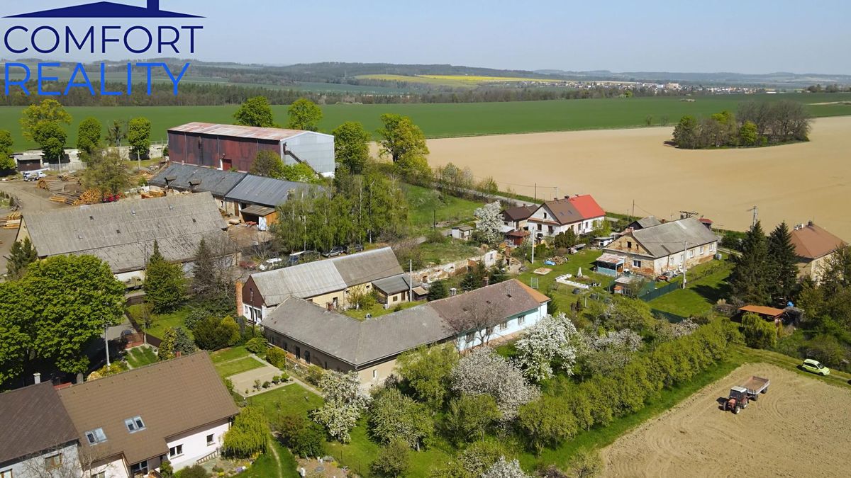 Prodej rodinného domu 160 m², pozemek 2300 m² – fotografie 2
