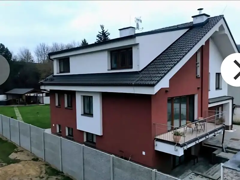 Prodej rodinného domu 295 m², pozemek 962 m², Loděnice – náhled fotky 1