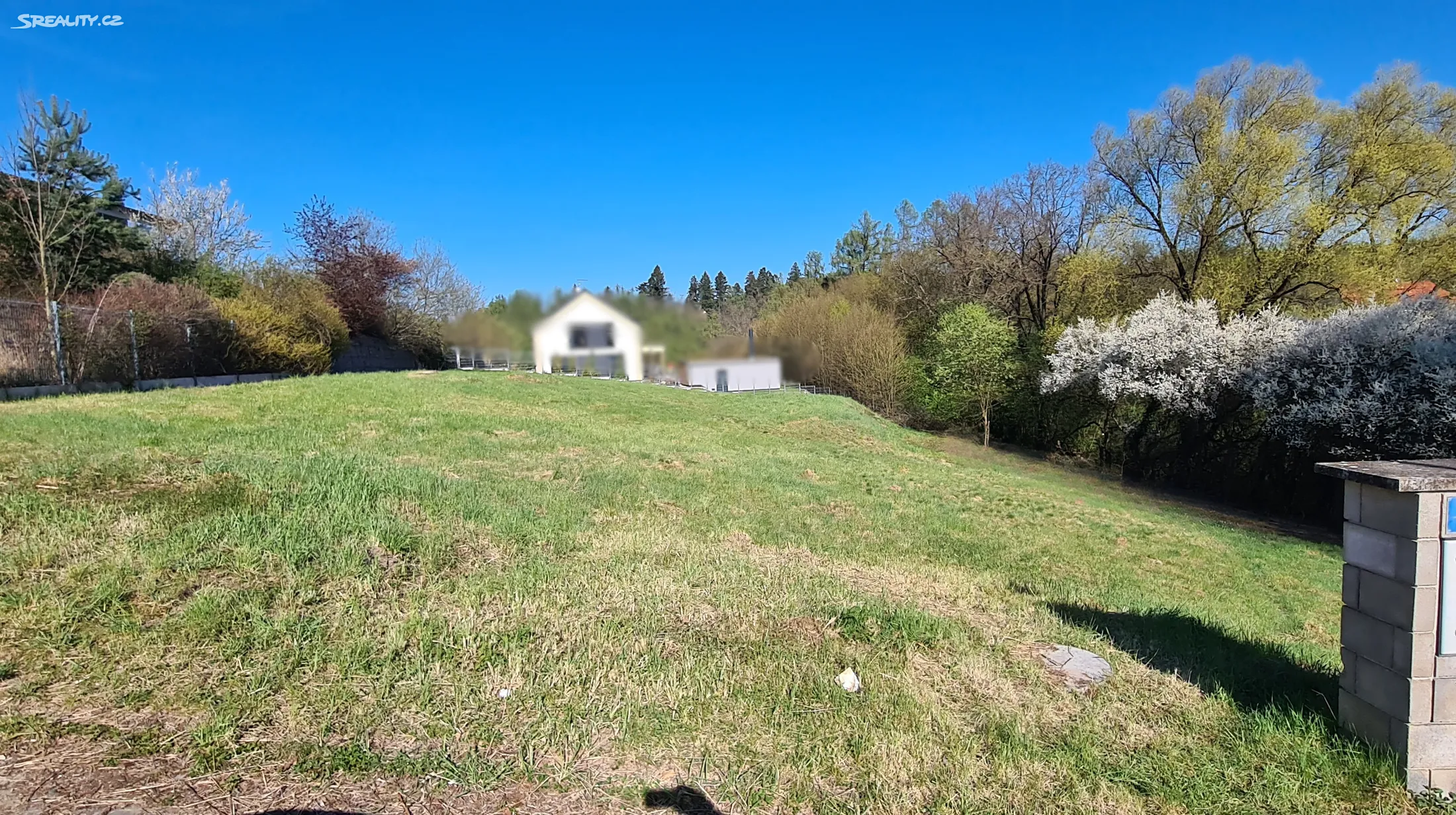Prodej stavebního pozemku 2225 m²