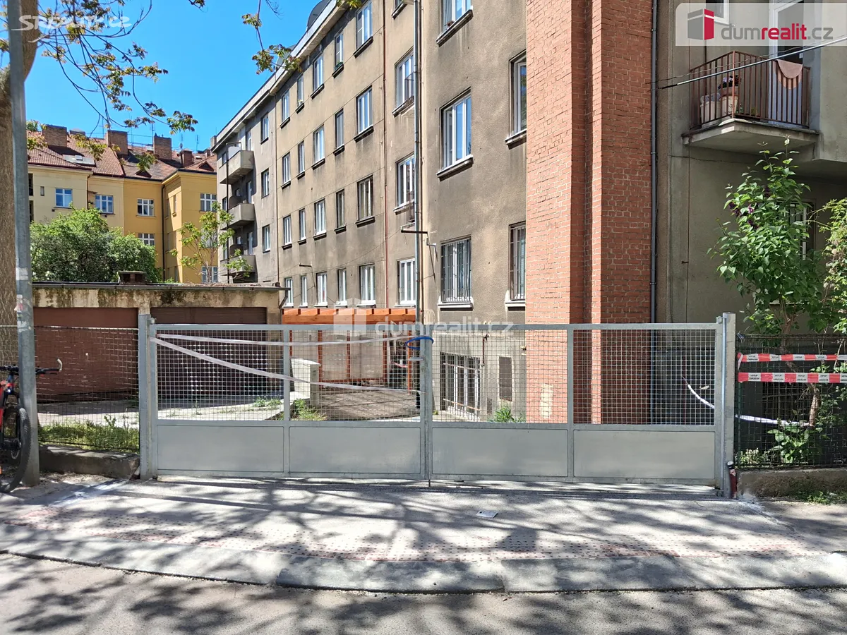 Pronájem garáže 18 m², Praha