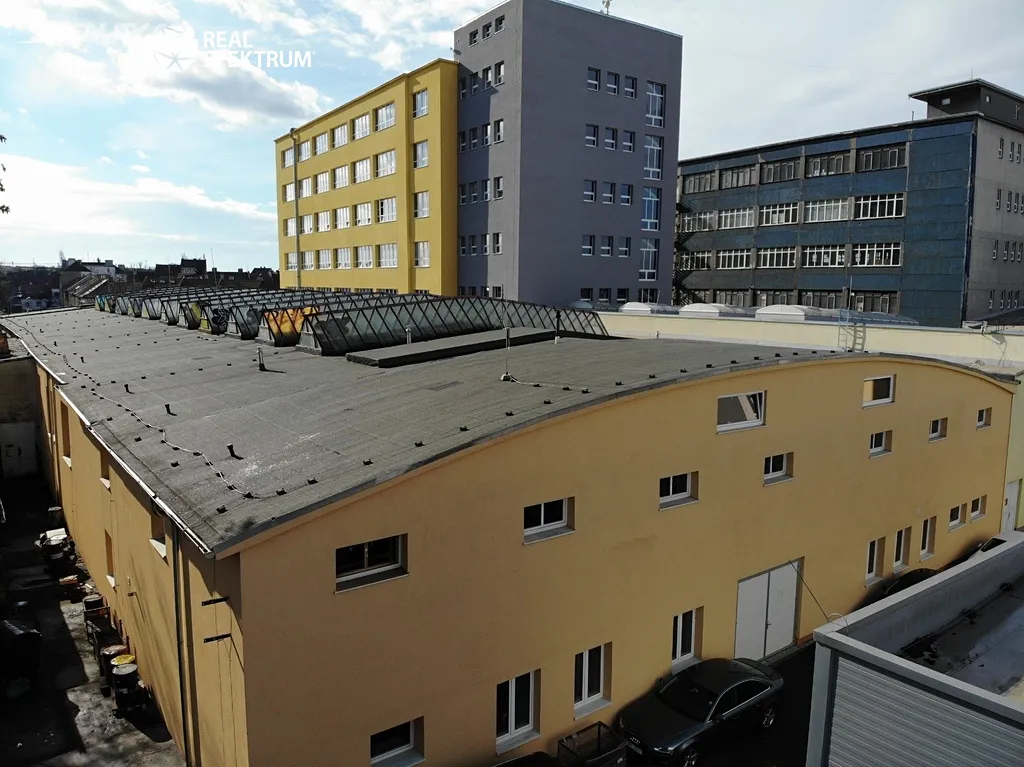 Pronájem výrobní haly, prostoru 3047 m² – další