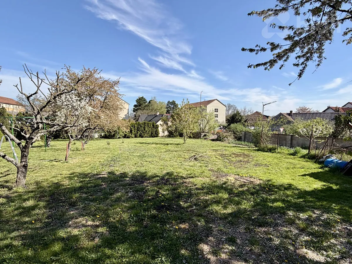 Prodej stavebního pozemku 900 m²