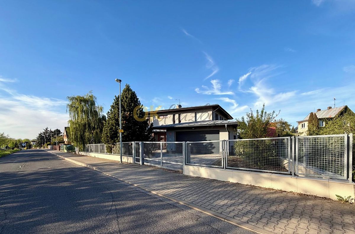 Prodej rodinného domu 432 m², pozemek 1354 m²