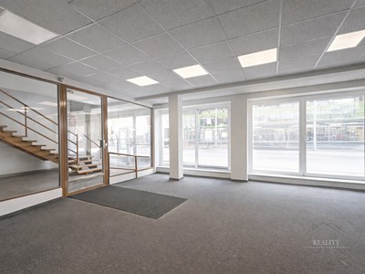 Prodej obchodního prostoru 965 m²