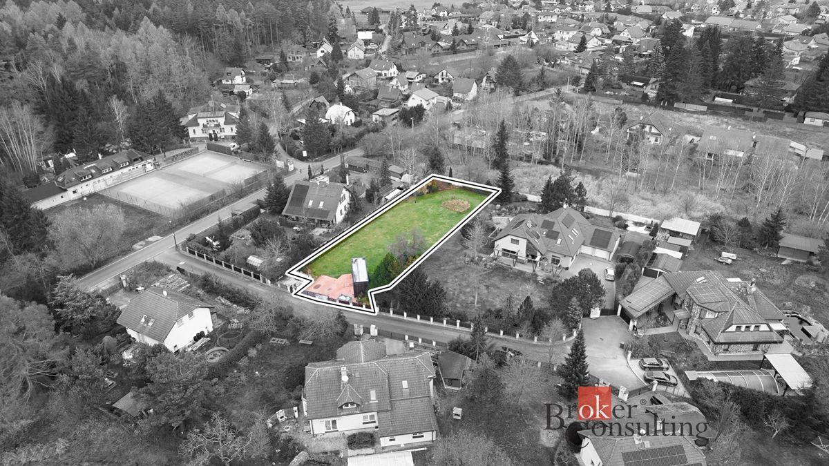 Prodej stavebního pozemku 1306 m² – fotografie 3