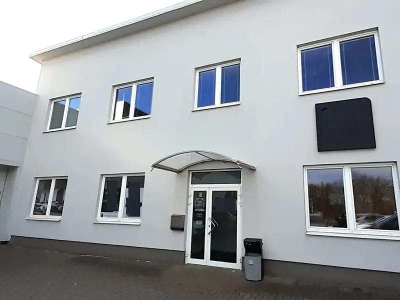Pronájem kanceláře 130 m², Zlín – náhled fotky 1