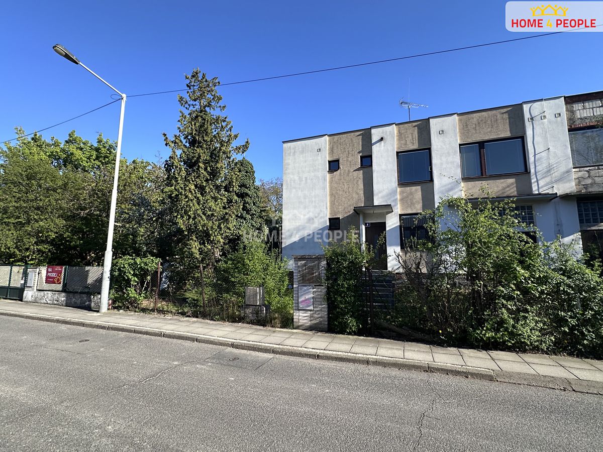 Prodej rodinného domu 273 m², pozemek 682 m²