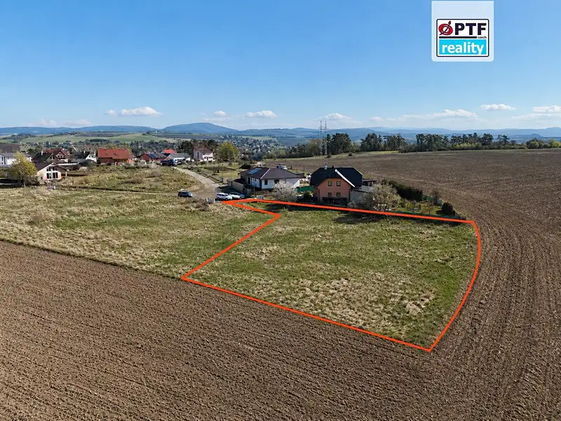 Prodej stavebního pozemku 1880 m², Bavoryně – náhled fotky 1