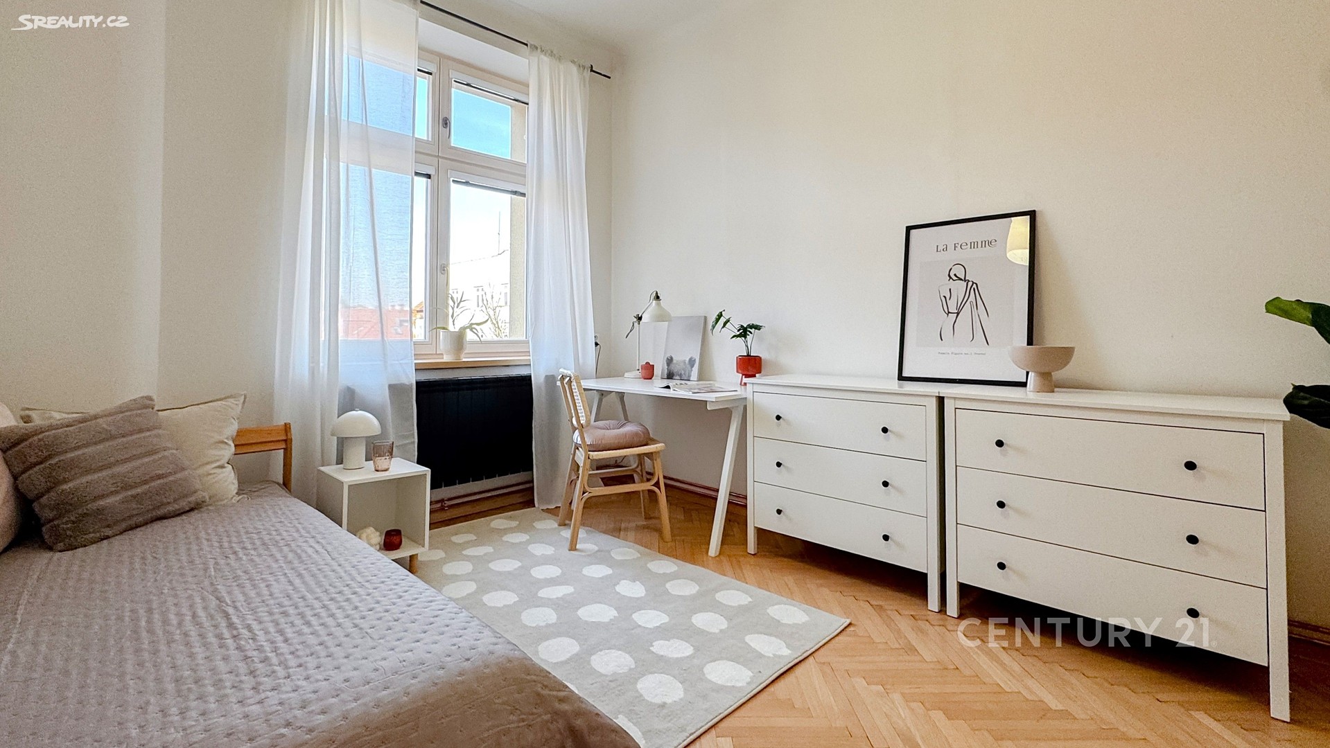 Pronájem bytu 3+kk 67 m² – pohled 2