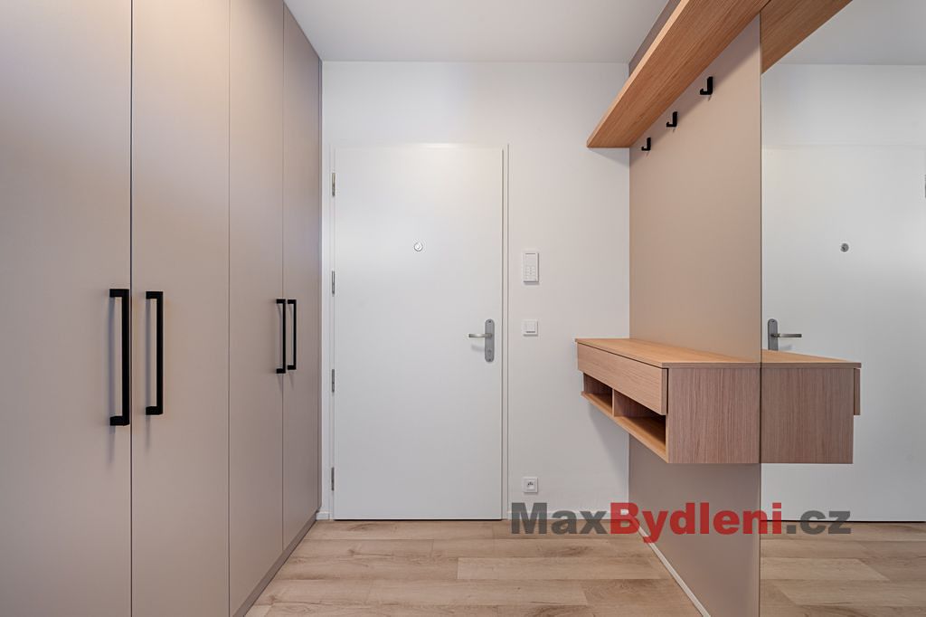 Pronájem bytu 1+kk 35 m² – fotografie 4