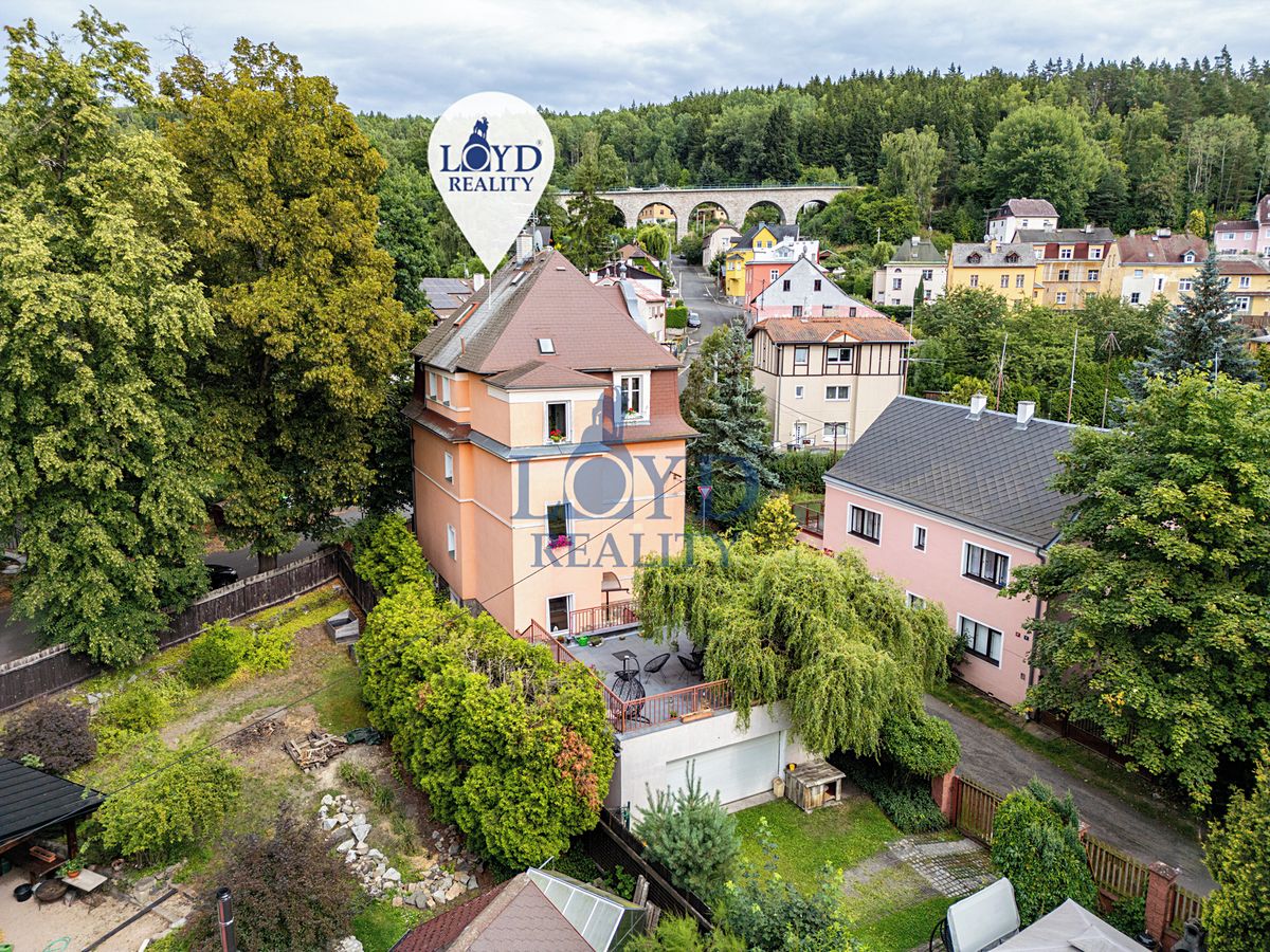 Prodej vily 221 m², pozemek 457 m² – fotografie 2